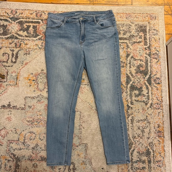 Old Navy light wash skinny jeans - Picture 1 of 3